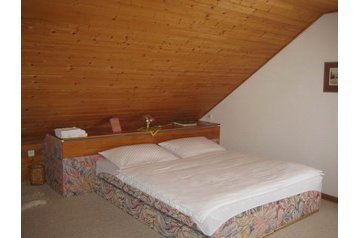 Tsjekkia Byt Horní Lochov, Eksteriør